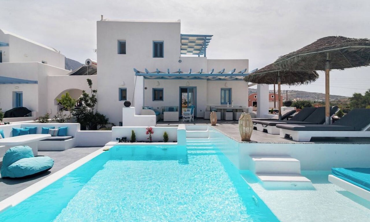 Kamari Villa | Luxury Santorini Villa with Private Pool, Jacuzzis and Sea View