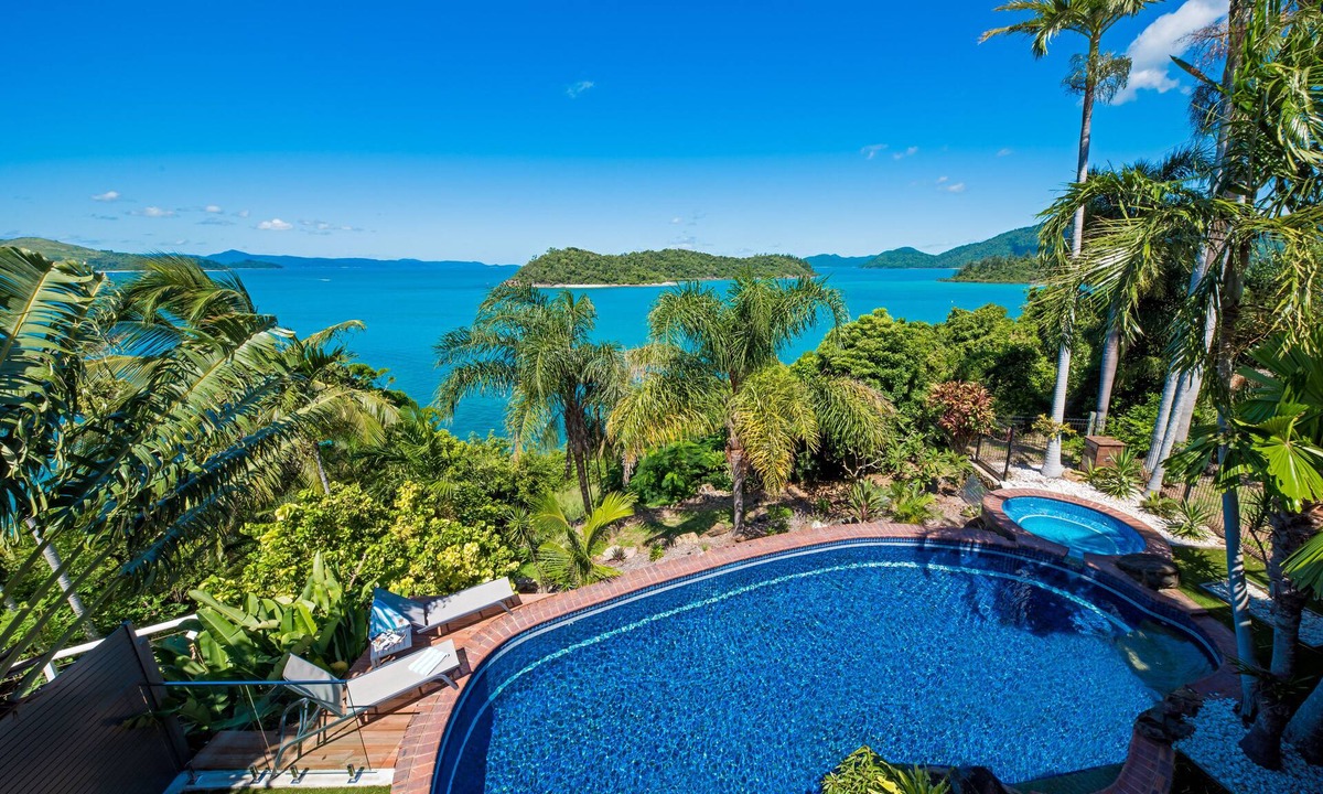 Shute Harbour House | Luxury surrounded by abundant natural beauty, amazing ocean views.