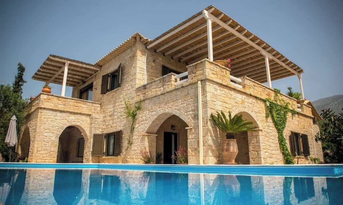 Kardamyli Villa | Luxury Villa + Guest House
