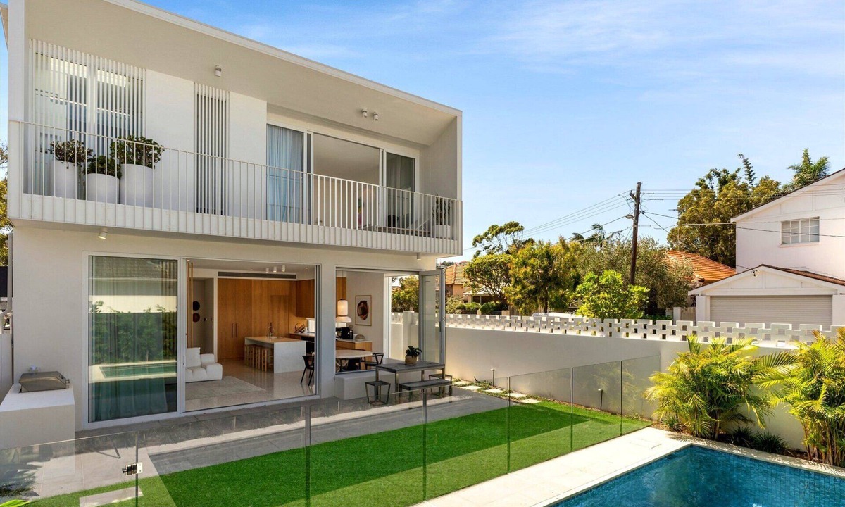 North Bondi House | Luxury Villas Bondi Pool Oasis (Walk to the beach)