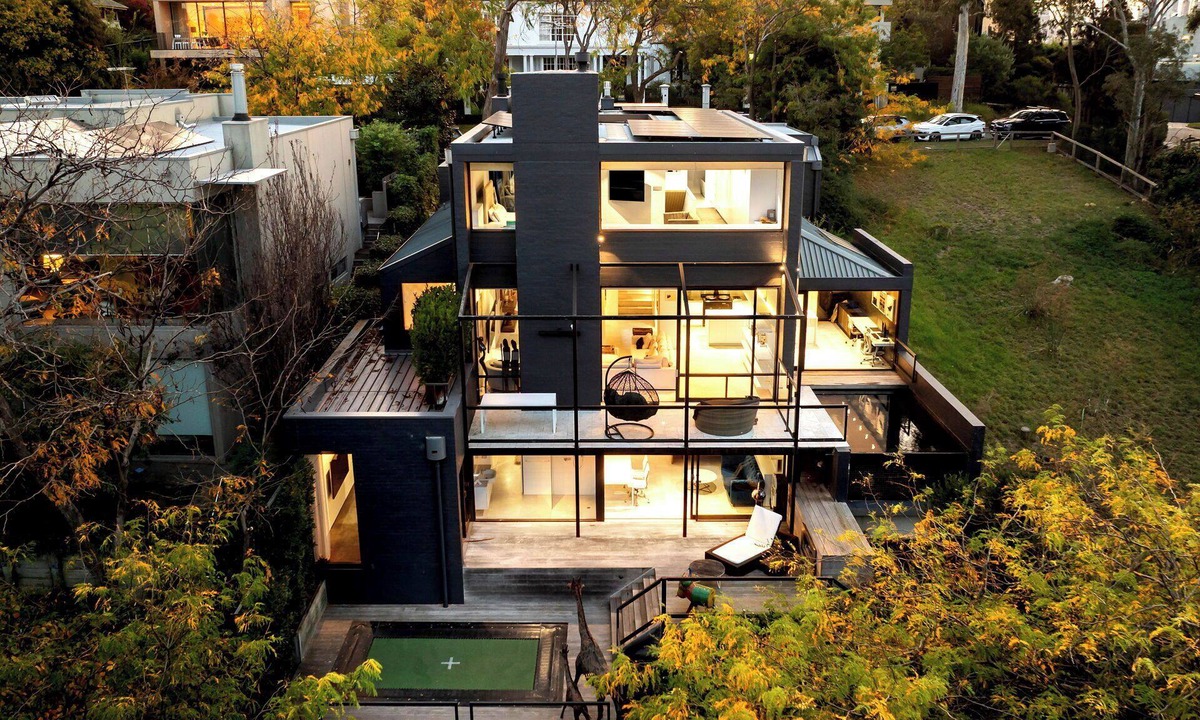 South Yarra House | Luxury Villas Como Park House (Pet Friendly)