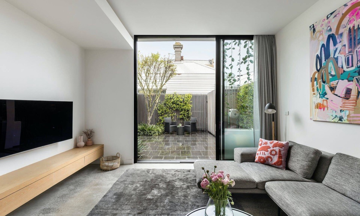Port Melbourne House | Luxury Villas The Cable House (Pet Friendly)