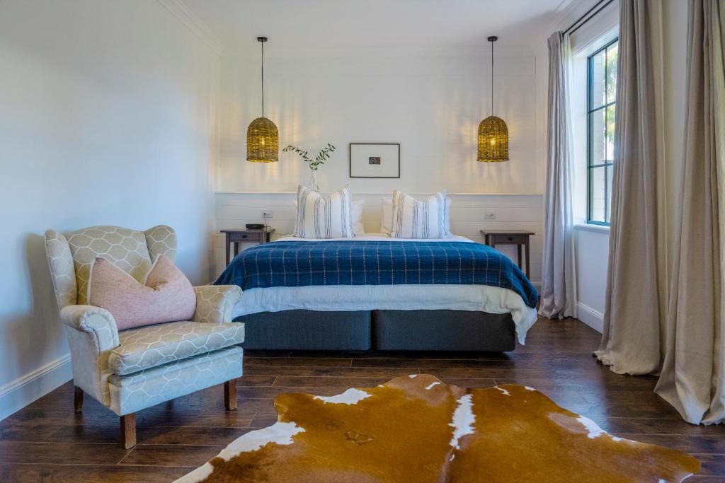 McLaren Flat Apartment | MAIN STREET RETREAT - King BRs, Comp Minibar, Breakfast Prov, Fireplaces