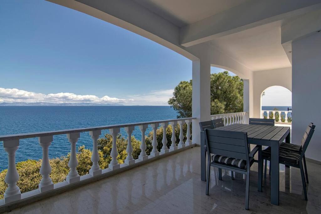 Mavrovouni Villa | Malvazios Villa Big Blue