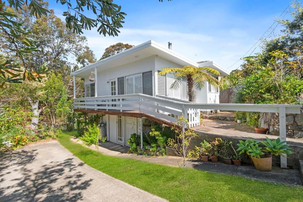 Moruya Heads House | Manaia - A little bach near the beach