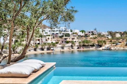 Megas Gialos Villa | Marconi's seaside villa