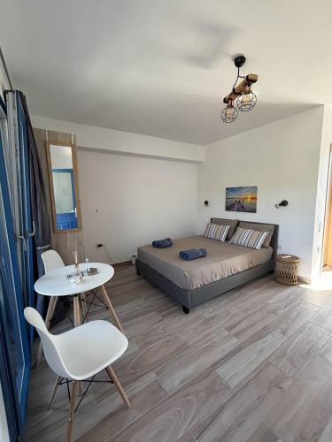 Paralia Agias Fotinis Apartment | Mare Calmo Studios, Chios