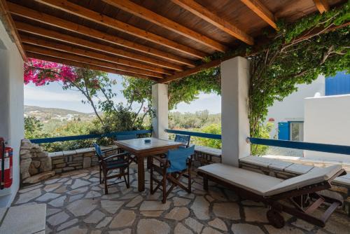 Aliki Apartment | Maria's Village One Bedroom House 4