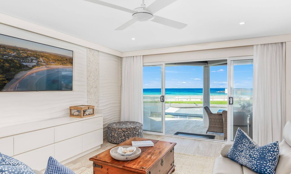 Mollymook Apartment | Mariners 1 - Meters away from the golden sands of Mollymook Beach