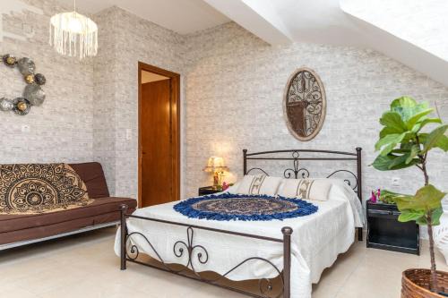 Naxos Town Apartment | Maury Down town