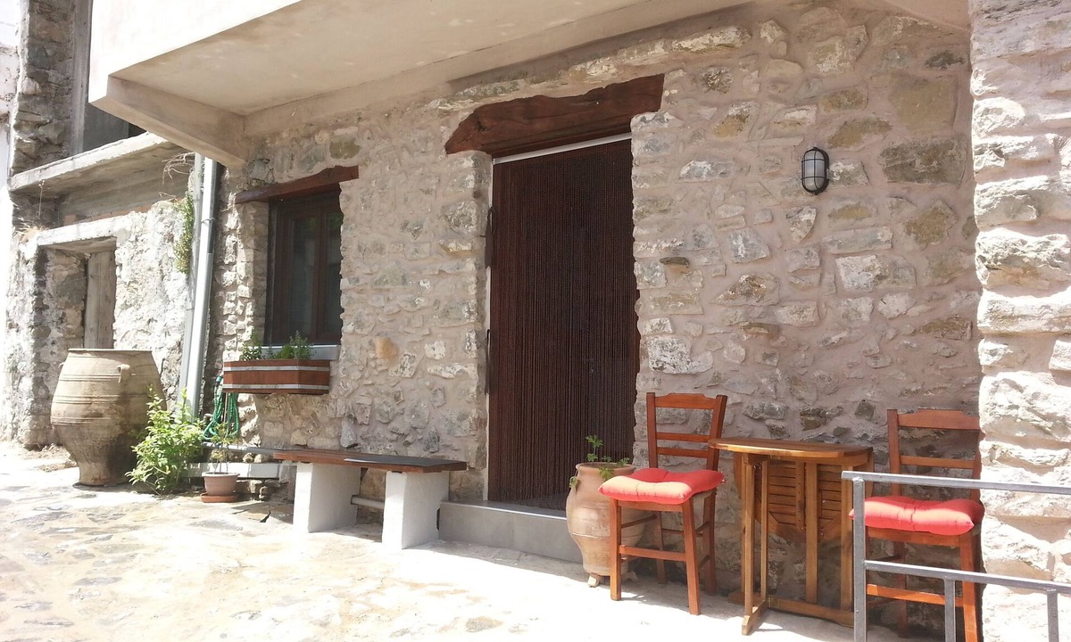 Vizari Apartment | Melambes Studio Apartment - Experience life in a traditional Cretan village.