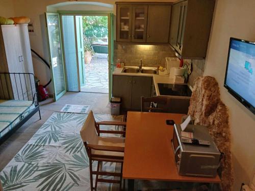 Evgiros House | MELPO