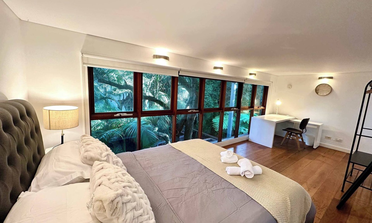 Seaforth Apartment | MetaWiseBnB Stylish Loft Studio with Garden in Seaforth