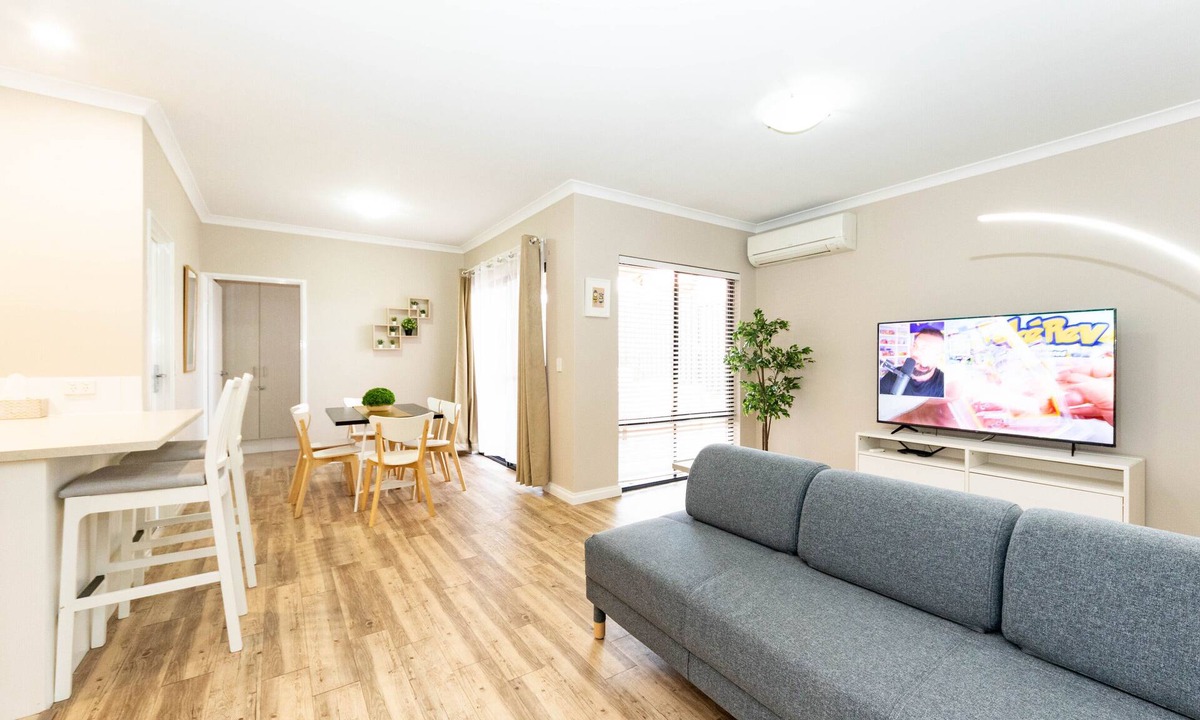 Cloverdale House | Modern 4X2 Perth house near Stadium/Casino/Airport