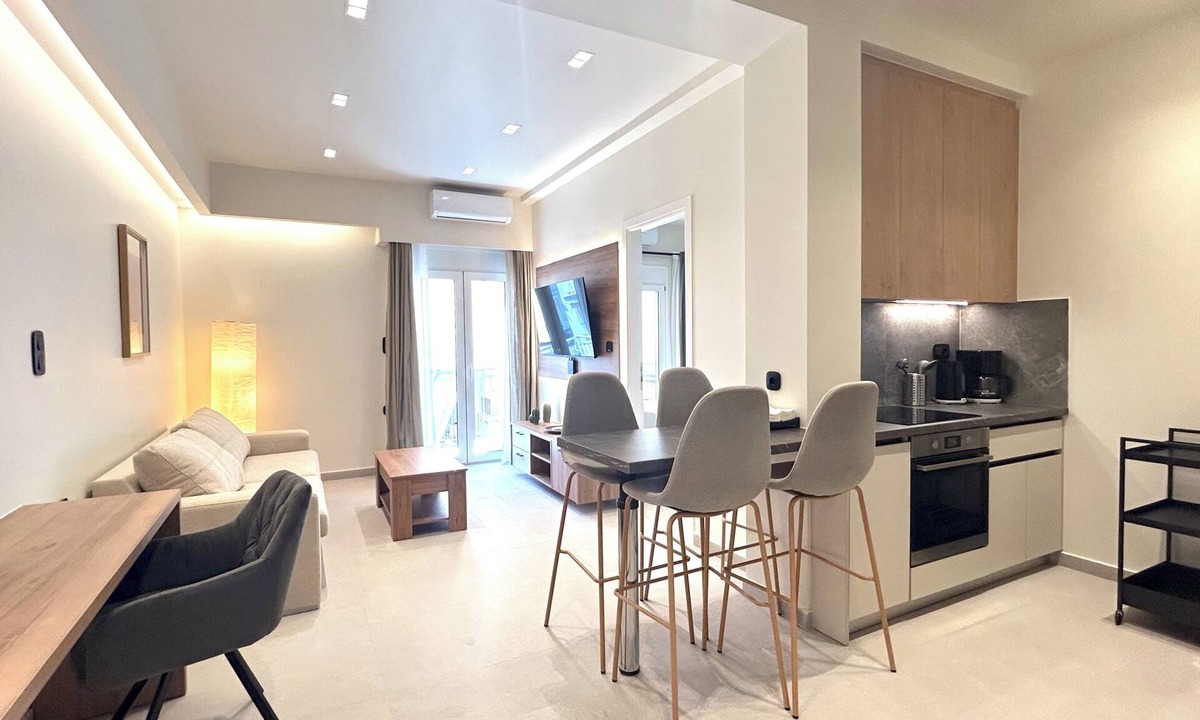 Piraeus Apartment | Modern Bright 1BR next to Pasalimani & Marina Zeas