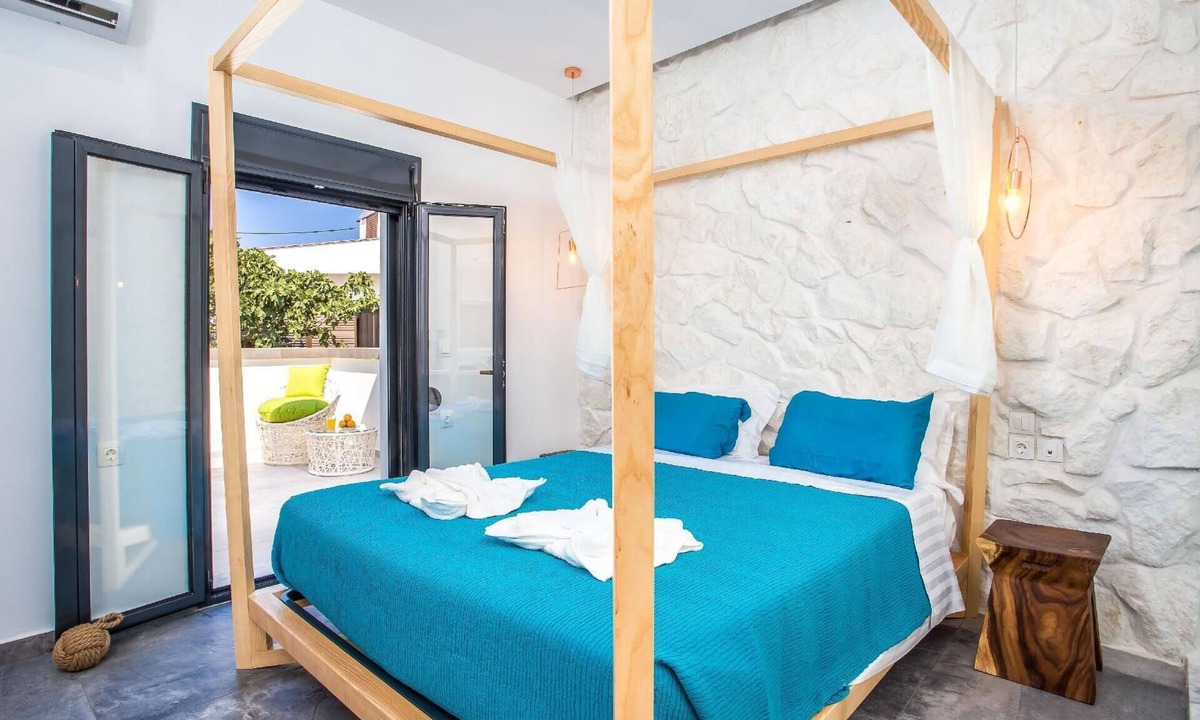 Faliraki House | Modern bungalow with sunny terrace