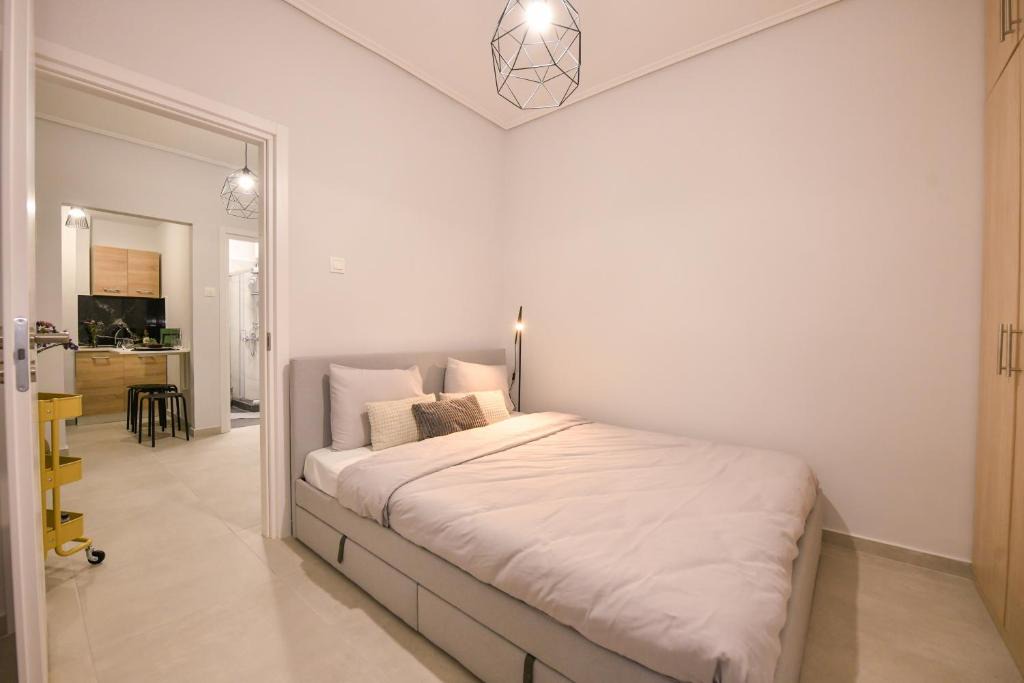 Larissa Apartment | Modern, comfortable apartment, in the heart of the city 2
