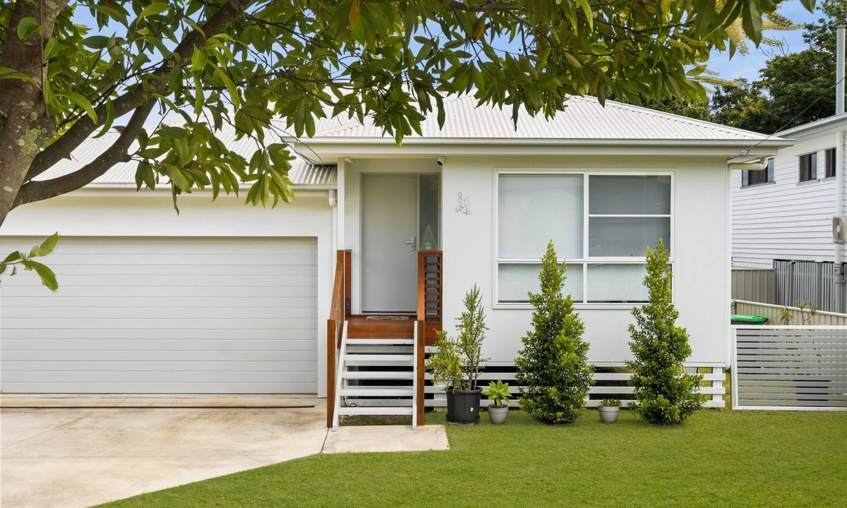 Redcliffe House | "Modern in Margate with Pool" - Margate Q 4019