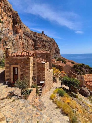 Monemvasia Hotel | MonoLithos Inn