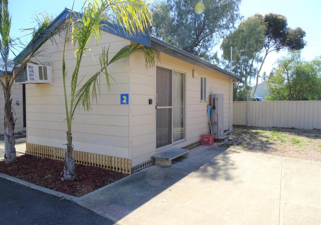 Moonta Bay House | Moonta Bay Cabins - Cabin 2