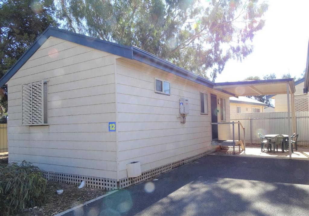 Moonta Bay House | Moonta Bay Cabins - Cabin 12