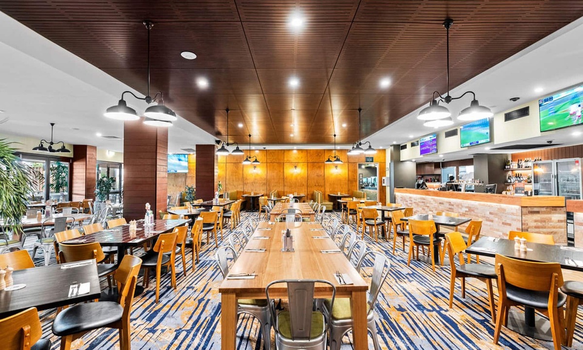Caboolture South Hotel | Morayfield Tavern & Motel