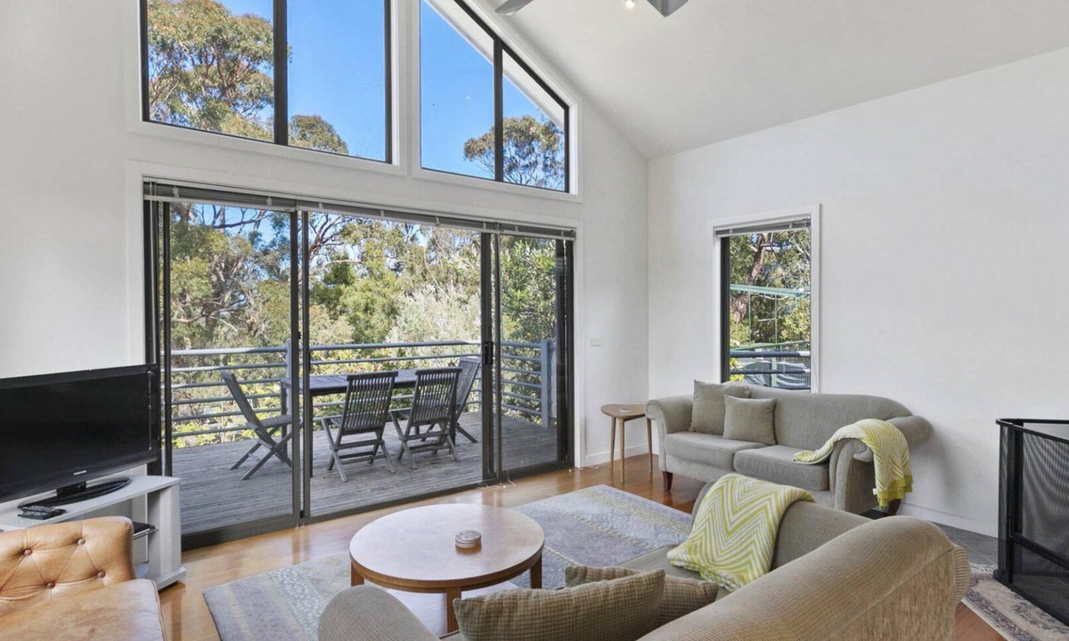Lorne House | Morgans @ Lorne - with WiFi