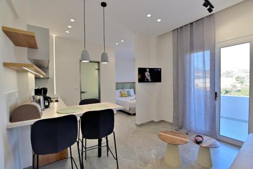 Gialos Apartment | Morpheas Rooms