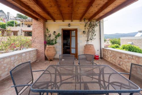 Makhairoi Villa | Mountain View Villa, by the Pool,Aris