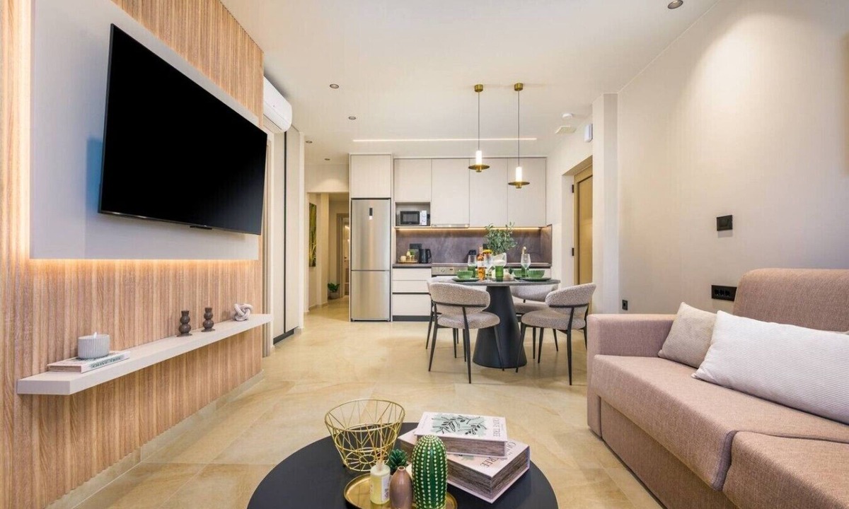 Lambi House | MS Beach Luxury Homes - Maria