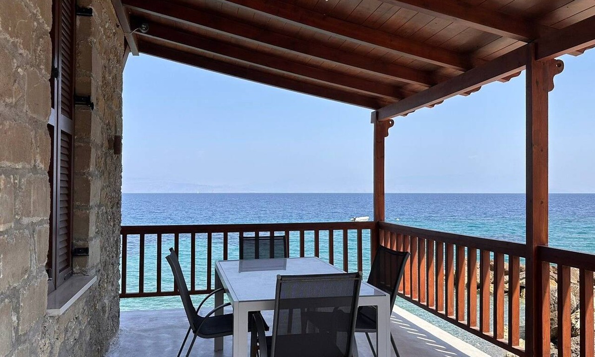 Derveni House | Muralis Mare Seaside Villa with Sea View, Wi-Fi, and Air Conditioning