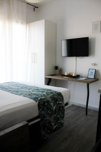 Nea Khili Apartment | Murphy bed studio 57 8