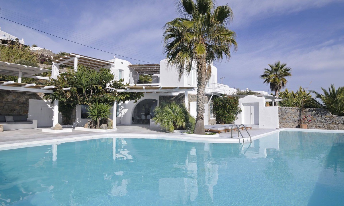 Agios Ioannis Villa | My Rental Homes - Villa Andy 80mt from the sea front with private pool