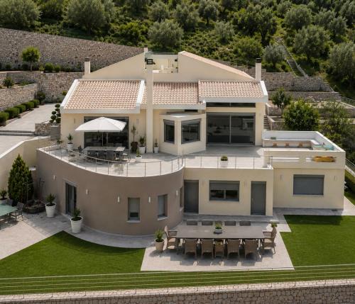 Ano Chalikas Villa | Mytilene Luxury Villa Garden Level
