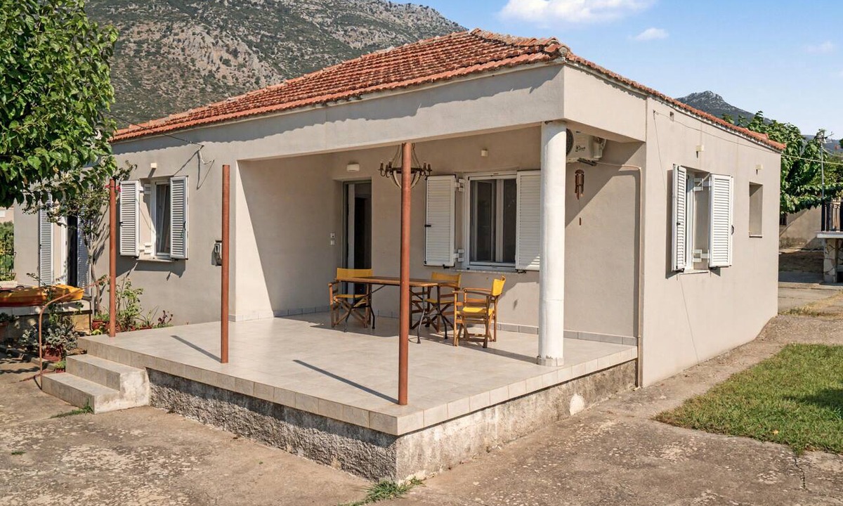 Gefira Mpania House | Nafpaktos The Home Country House with Sea View, Private Terrace & Air Conditioning