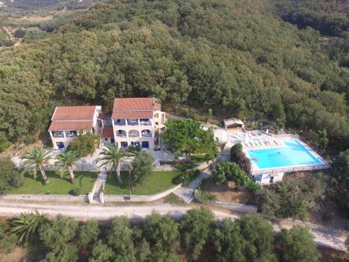 Almiros Beach Apartment | Natural Blue Green Apartment