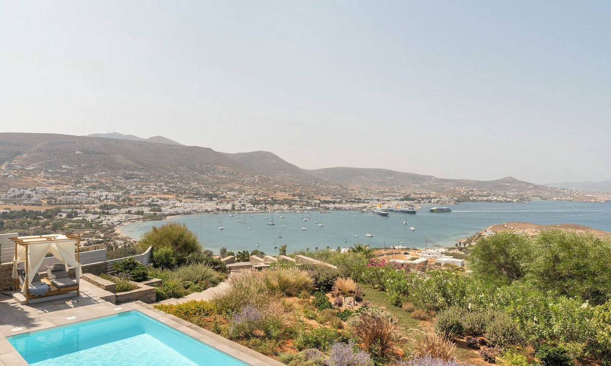 Krotiri Villa | Near Parikia |4BR Villa w/Pool & View | Mirabilia