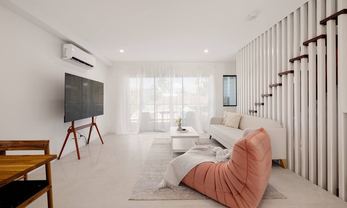 Southport House | Netflix, Brand new 4BR,Fast NBN,AC, Free Parking