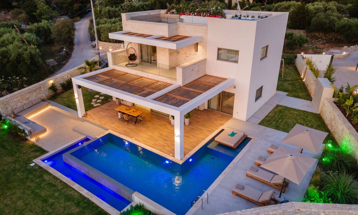 Apokoronas Villa | New-build Villa Logari Chania Heated private pool and Roofgarden with jacuzzi