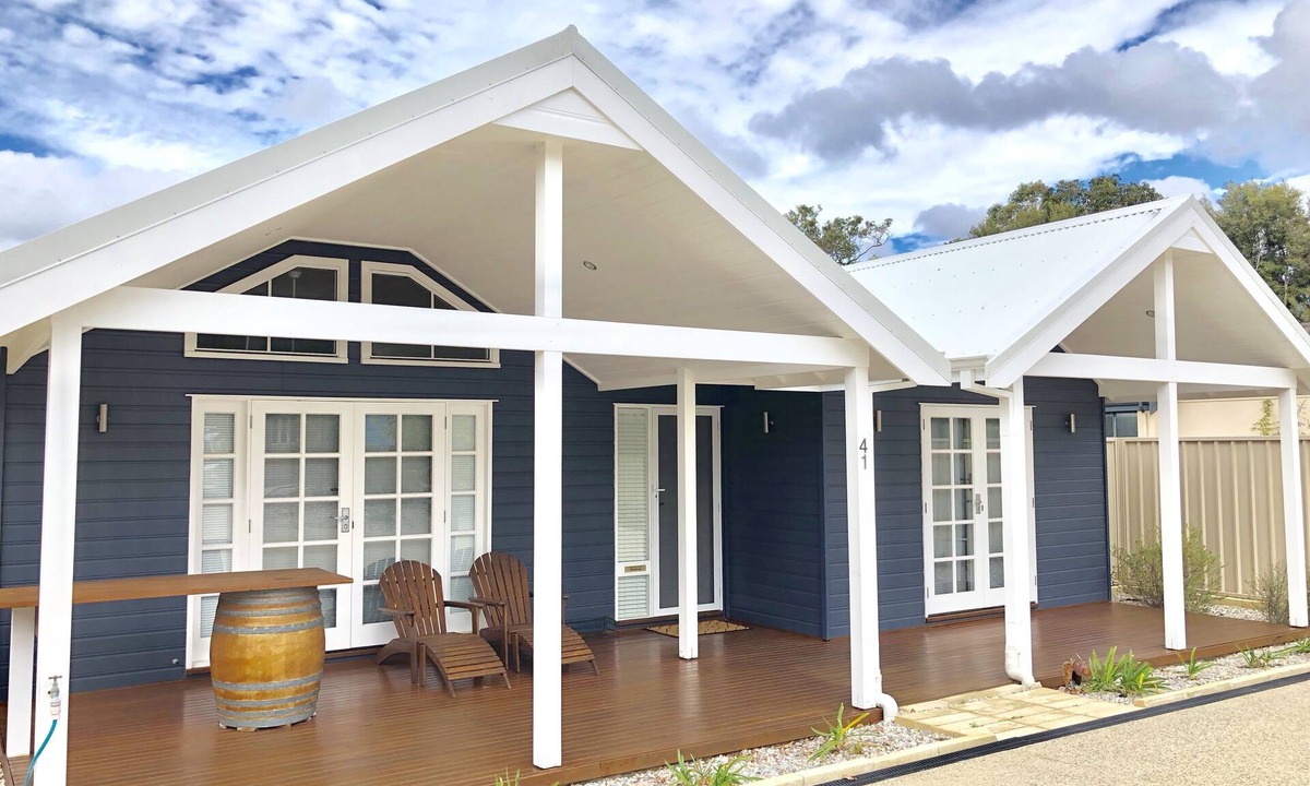 Dunsborough House | New Pet friendly home & very close to dog beaches & Old Dunsborough bay