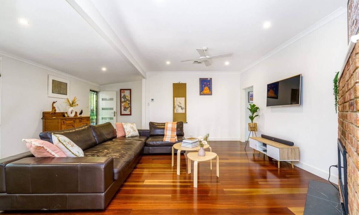 Pialligo Apartment | New to VRBO: Delightful 3BR Escape | 9 mins to War Memorial