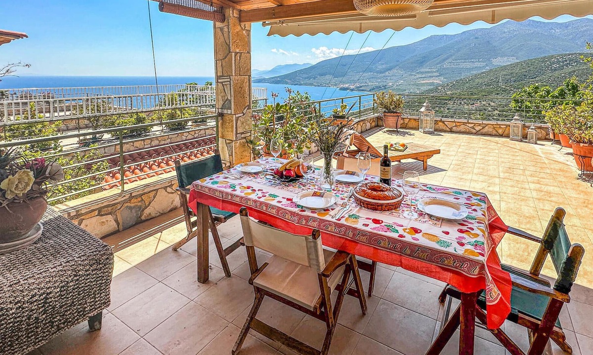 Lerna House | Nice home in Xiropigado with WiFi