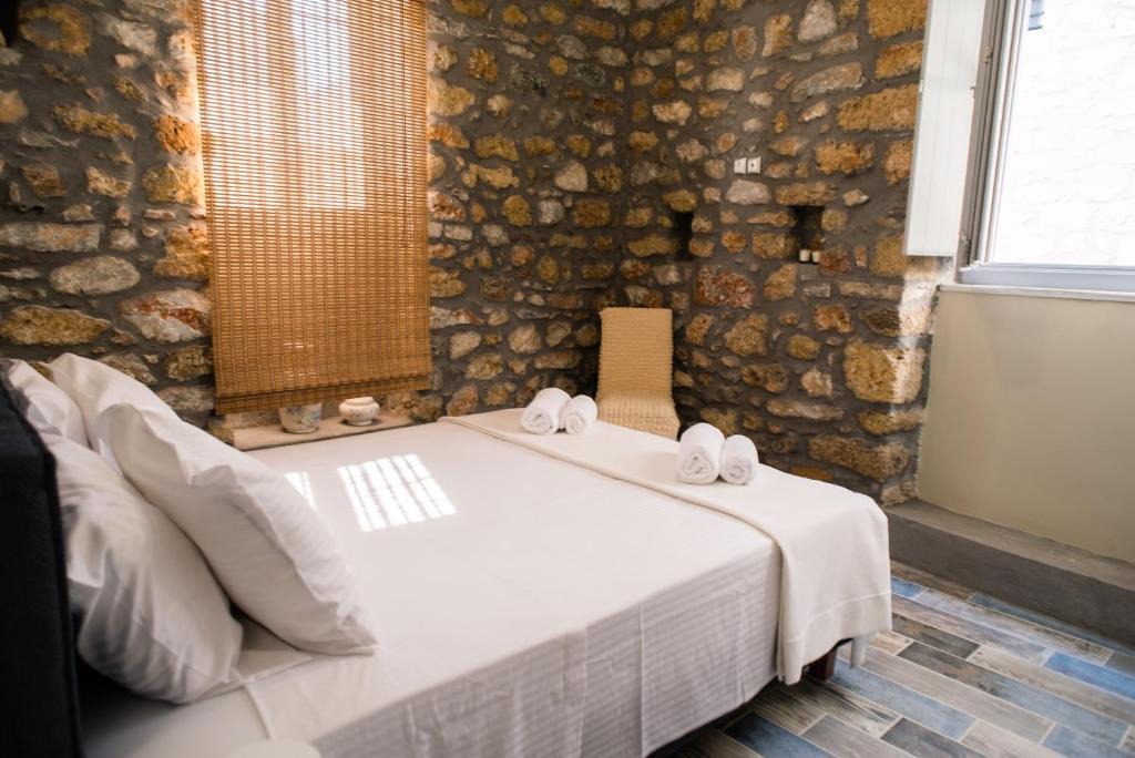 Oitylo House | Nikolas place
