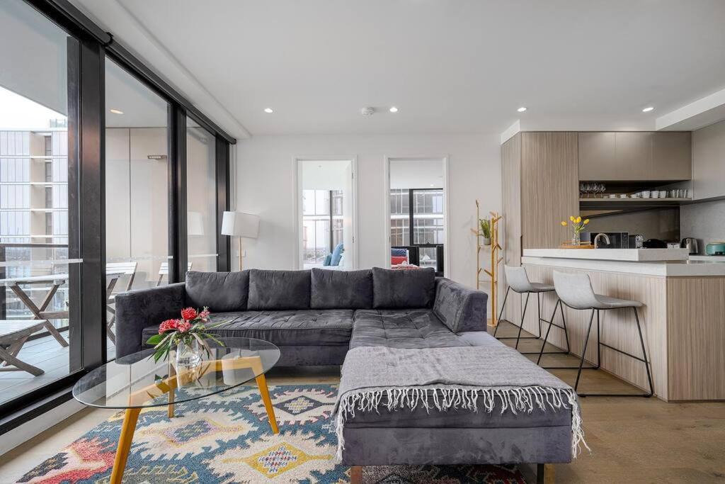 Port Melbourne Apartment | Nine Elm Port Melbourne 702