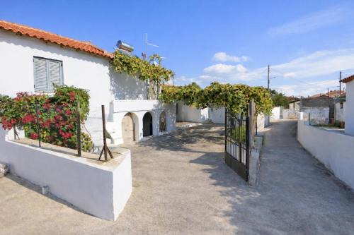 Tragana House | Nona's House