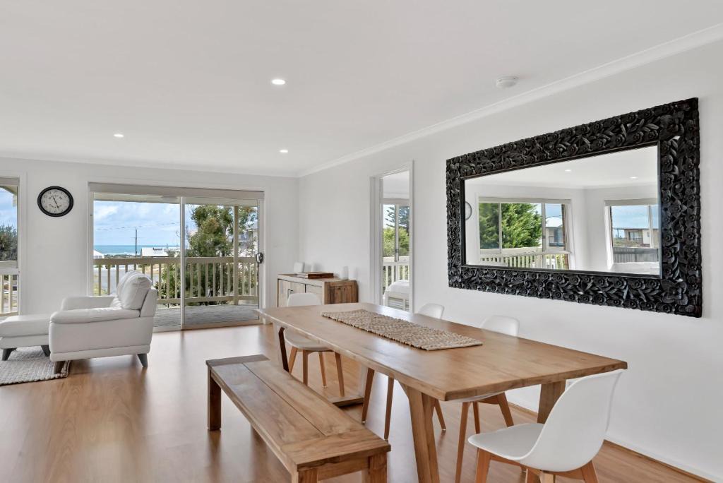 Goolwa Beach House | Ocean View 12 Corcoran Ave Goolwa Beach - BYO Linen