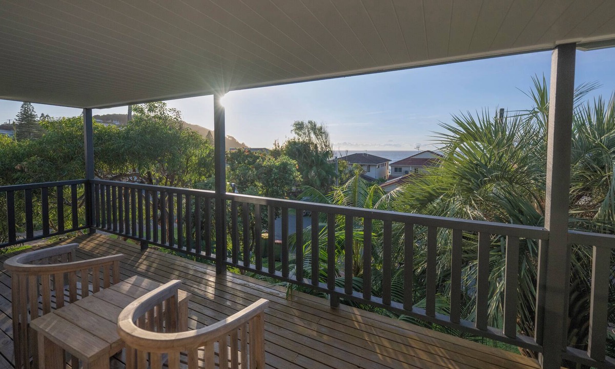 Blueys Beach House | Ocean Views and Backyard Bliss