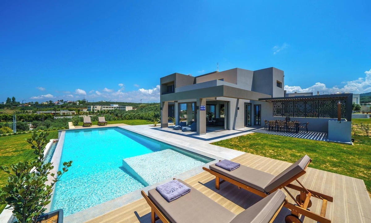 Kato Stalos Villa | Oceanea Villa: Walk to Agia Marina Beach, Shops & Restaurants/Private Pool
