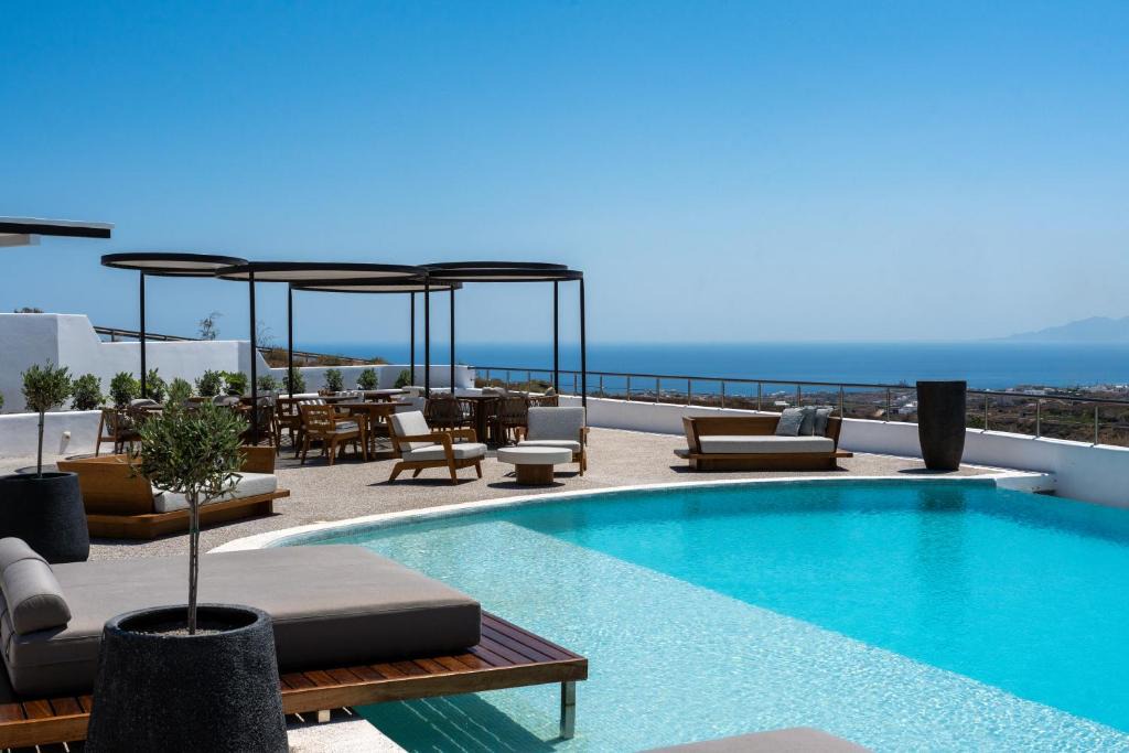 Fira Hotel | Oikos Santorini Living Concept