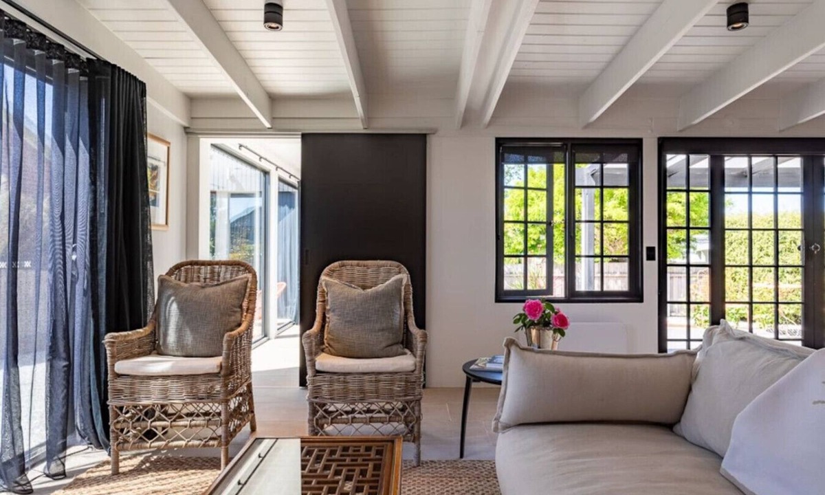 Perth House | Old Charm Meets New in Clarence